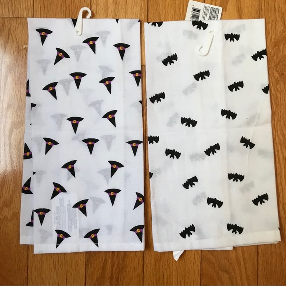 Set of 2 Halloween Hand Towels - Picture 2 of 4
